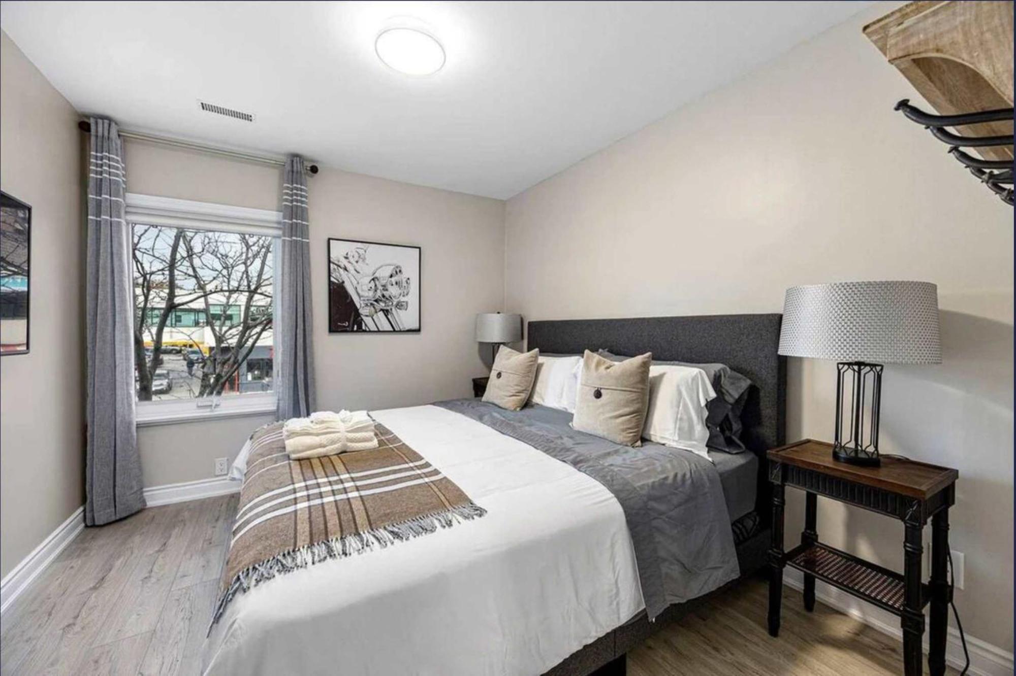 Casa St Clair - Suite -Style Suite W Lrg Patio Toronto Eksteriør bilde